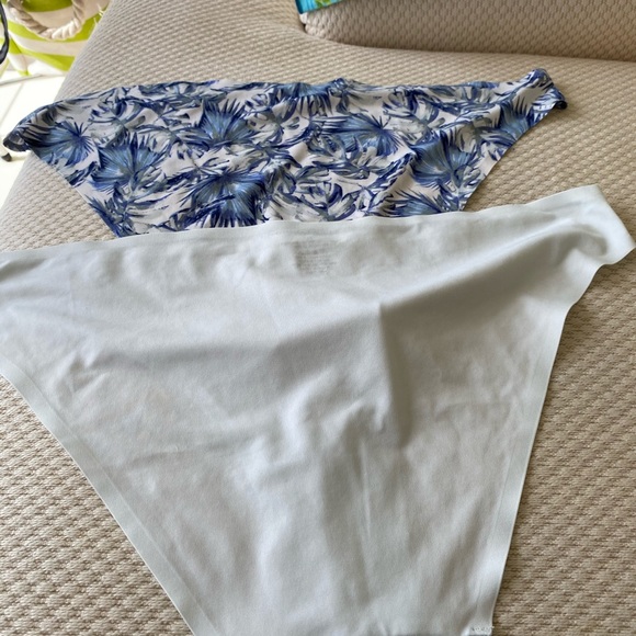 3 Vince Camuto ladies panties - Picture 4 of 9